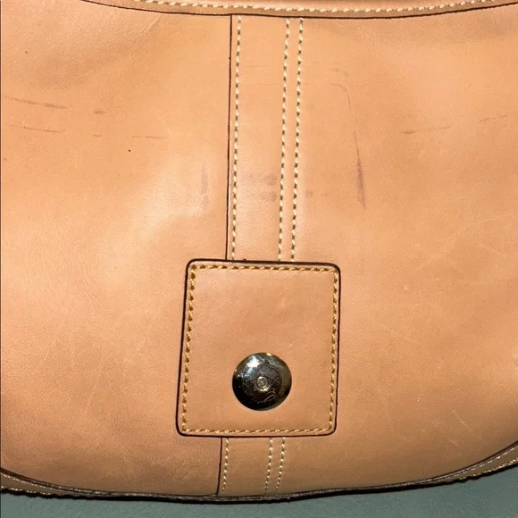 Coach Soho Vintage Y2K EUC Elegant Tan Leather Shoulder Bag. Retails for $497 - Picture 9 of 9